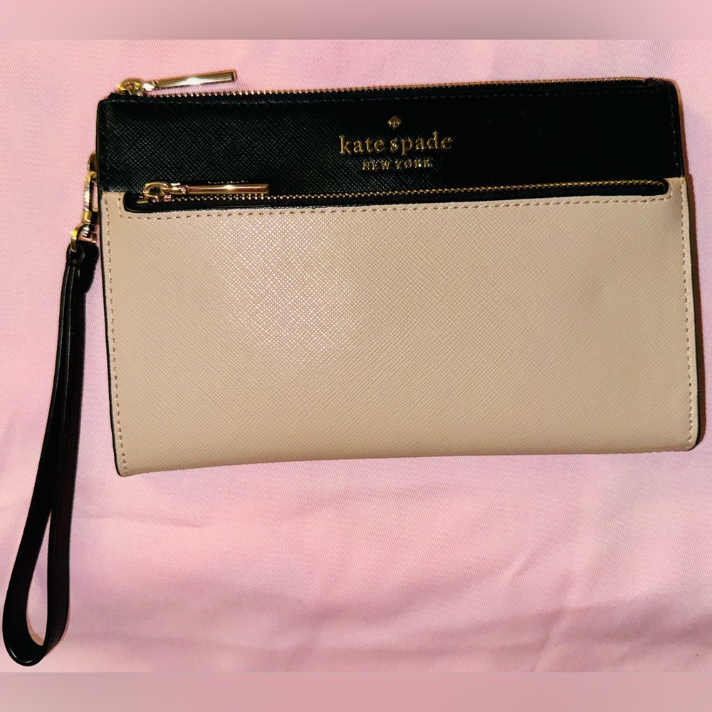 kate ♠️ spade wristlet